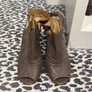 Coach Elegant Brown Peep-Toe Women's Shoes